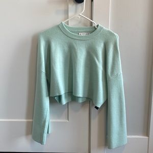 Cropped flared sleeve cropped sweater